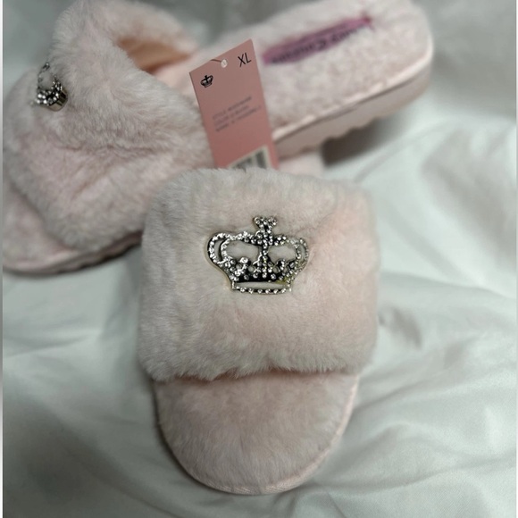Juicy Couture Light Pink Crown Slippers - Picture 1 of 7